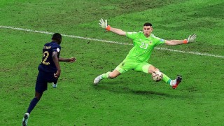 巴萨目标大马丁，特尔斯特或或离队，法甲新星考虑加盟