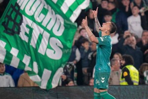 贝蒂斯欲向曼联买断安东尼，报价最高2500万！圆神表态愿续租一年